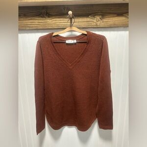 RD Style Women's Josslyn V-Neck Sweater curved hem nwt rust Stitch Fix Brand